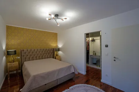 Zimmer 2 mit Schrankraum