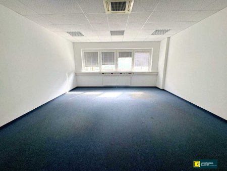 Moderne Büroeinheit in unmittelbarer U-Bahn-Nähe