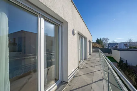 Balkon entlang der gesamten Südwestseite
