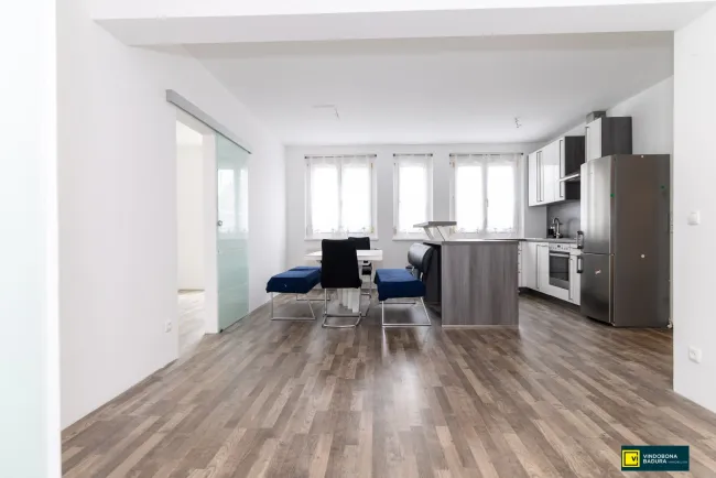 ***KAUFANBOT LIEGT VOR***Familienfreundliche 3-Zimmer Gartenwohnung inkl. Garagenplatz Nähe Wien - Titelbild
