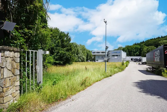 Zufahrt über Servitutsstraße
