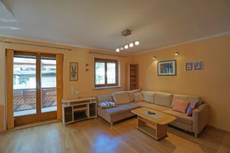 Wohnzimmer mit Terrassenausgang