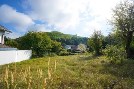 Ebenes Baugrundstück - ideal für Ihr Einfamilien- oder Doppelhausprojekt im Wienerwald
