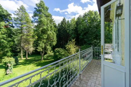 1. Stock: Balkon mit Ausblick