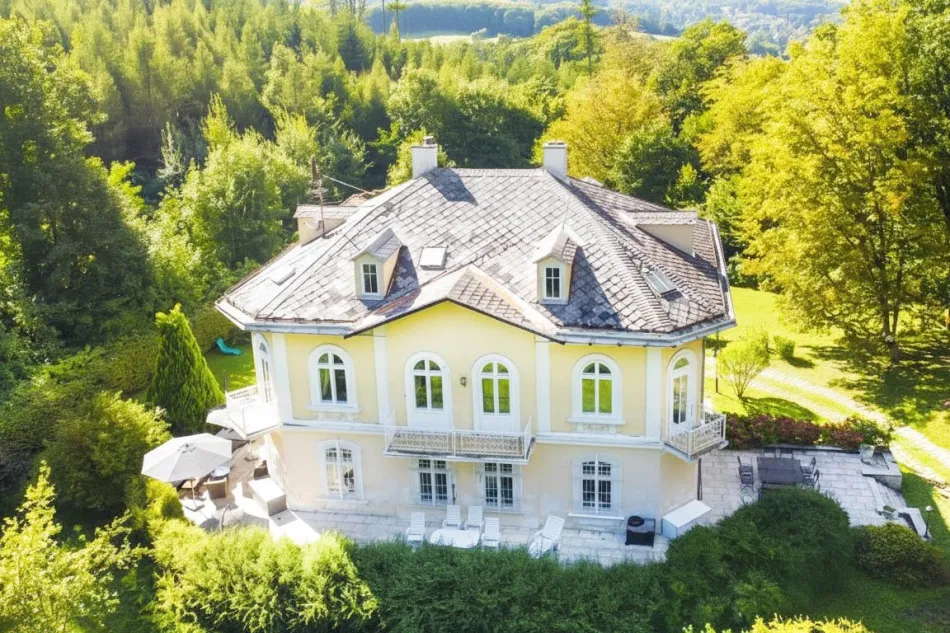 nordwestliche Villenansicht