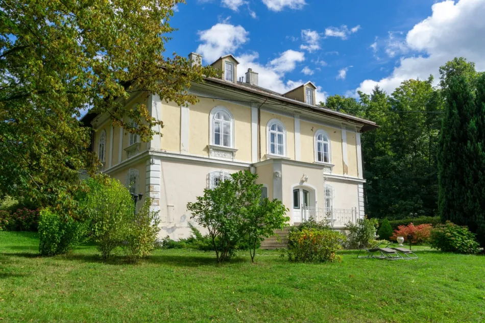 nordwestliche Villenansicht