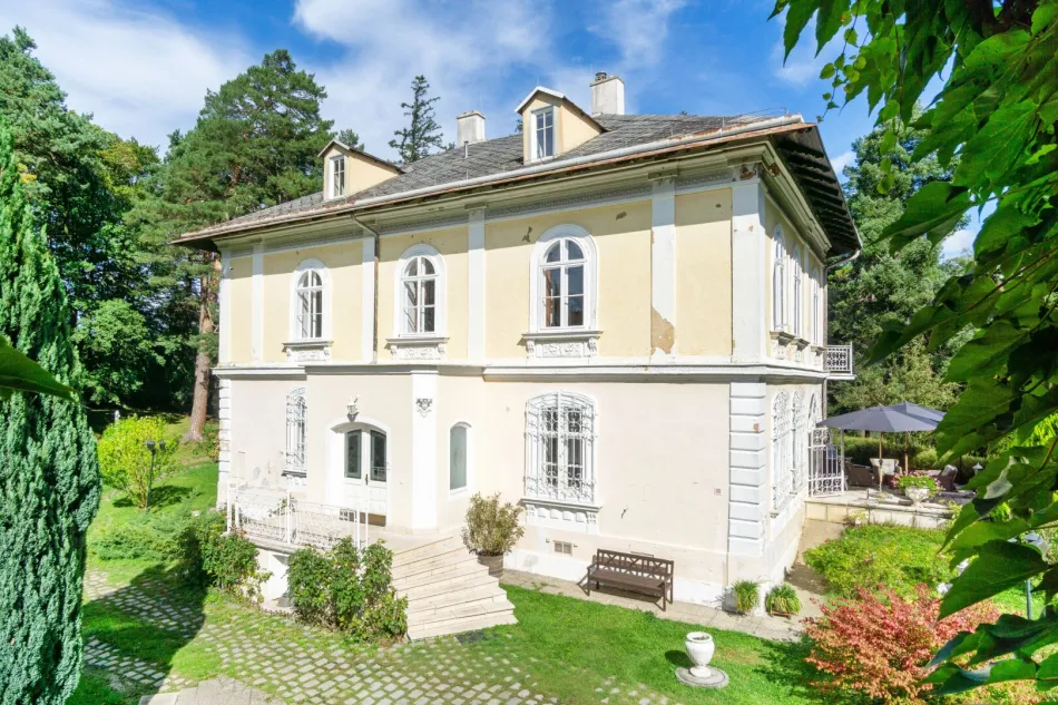 nordwestliche Villenansicht