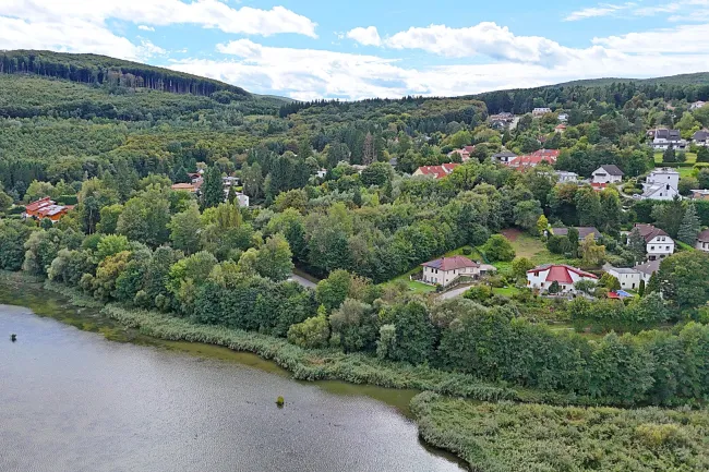 Investition in Toplage am Bartberg: 13 Parzellen am Wienerwaldsee - Aufschließung bezahlt! - Bild