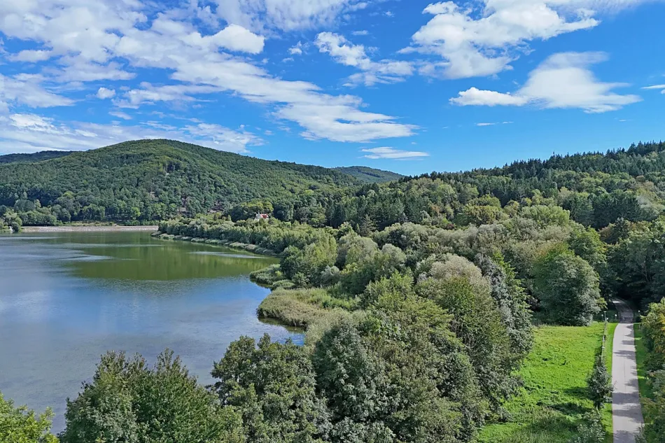 Investition in Toplage am Bartberg: 13 Parzellen am Wienerwaldsee - Aufschließung bezahlt! - Bild