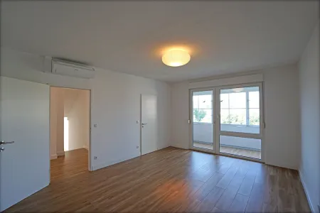 Master Bedroom mit Loggia und En-Suite-Bad