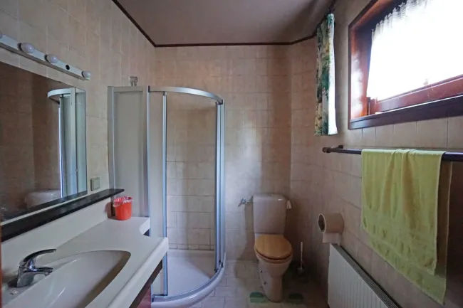 Bad mit Dusche und WC Erdgeschoß
