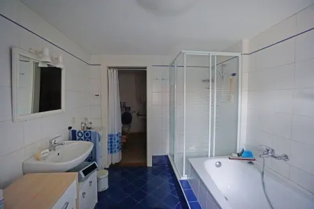 Badezimmer im Kellergeschoß