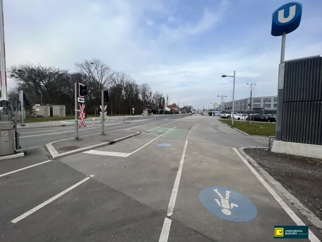 Tiefgaragenplatz nahe U-Bahn Oberlaa – Sicher & bequem parken! - Titelbild