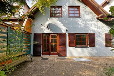 Terrassenseitige Hausansicht