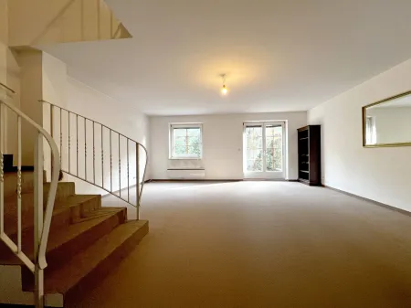 Wohnzimmer/Ausgang zur Terrasse