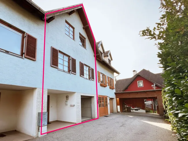 Terrassenseitige Hausansicht