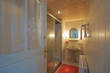 1. Stock Badezimmer