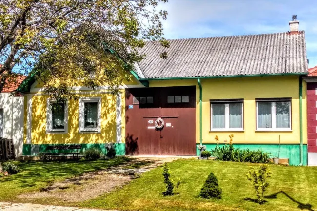 Leben im Thermenort: Bauernhof im sonnigen Lutzmannsburg - Titelbild