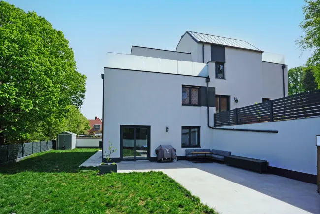 Nordostseitige Hausansicht