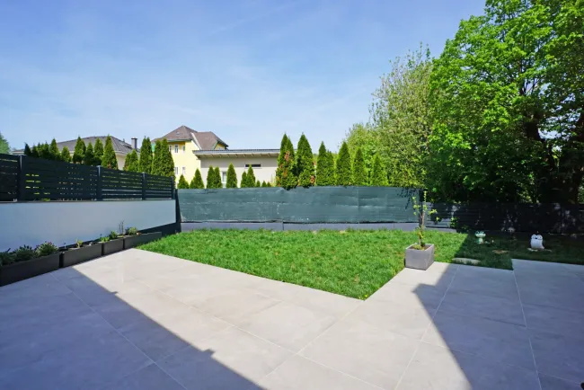 Terrasse und Garten