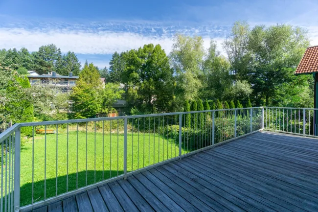 Balkon mit Gartenblick