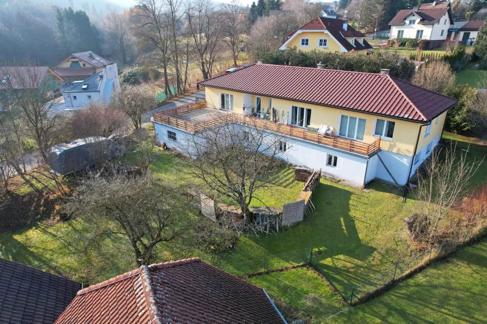 Bauträgergrundstück mit Altbestand in Traumaussichtslage in Gablitz - Titelbild