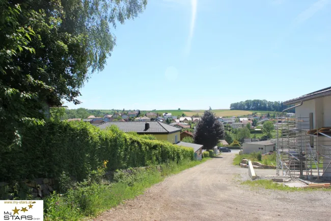 Baugrundstück mit traumhaftem Ausblick in Ruhelage, kein Bauzwang! - Bild