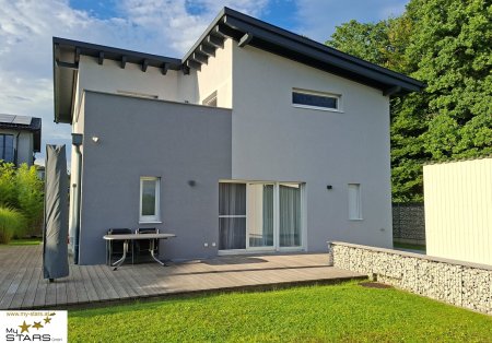 neuer Kaufpreis: Gepflegtes Zuhause nahe dem Mattsee mit großem Garten, Dachterrasse und Doppel-Carport!