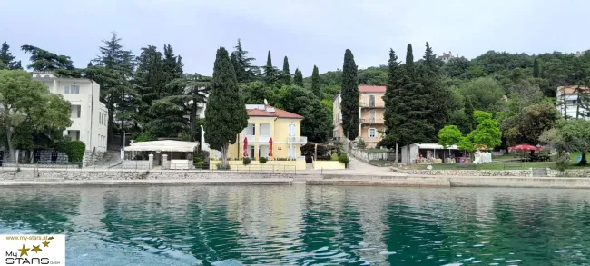 LEBEN & ev. ARBEITEN direkt am Meer, Villa mit 5 Zimmer & Restaurant mit Terrasse auf der Insel Krk! - Bild