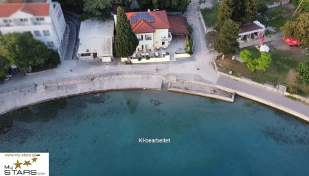LEBEN & ev. ARBEITEN direkt am Meer, Villa mit 5 Zimmer & Restaurant mit Terrasse auf der Insel Krk!