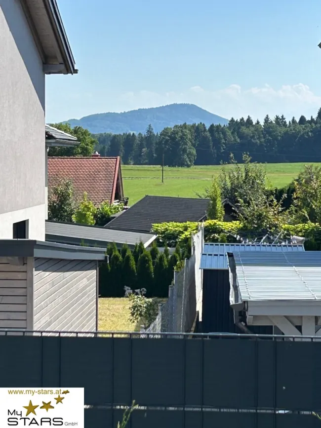 Neuwertiges Traumhaus in Palting nahe dem Mattsee: 4 Zimmer, Garten, Terrasse & viel Komfort! - Bild