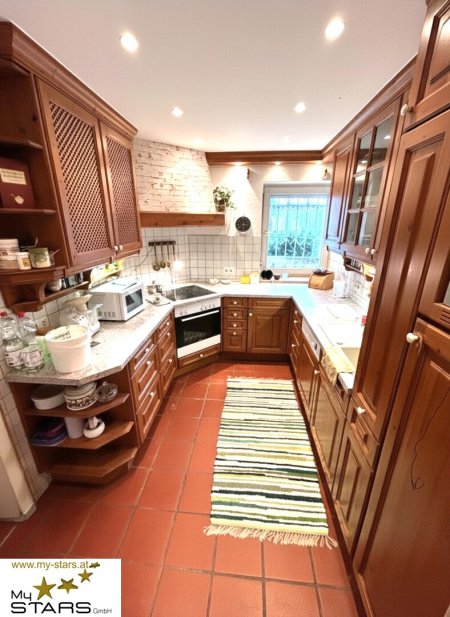geräumige 6 Zimmer in Neuhaus am Inn: gepflegt, mit Garage, Garten und Terrasse!