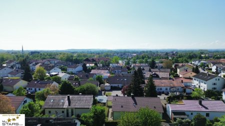 Suchen 1 - 2 Zi.-Wohnung mit Balkon zu KAUFEN: Parkplatz, Brandschutz erledigt