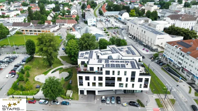 Neuer Kaufpreis: hochmoderne Loggia-Wohnung mit dem "Schloss Traun" vor der Haustüre - Titelbild
