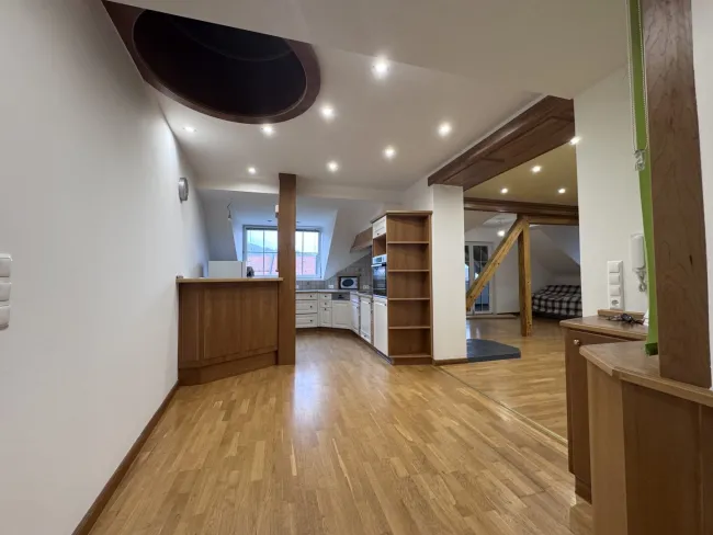 Exklusive Dachgeschosswohnung mit großzügiger Loggia und variabel gestaltbarer Ausbaufläche in erstklassiger Lage von Spittal an der Drau – Wohnen Sie komfortabel und modern! - Bild