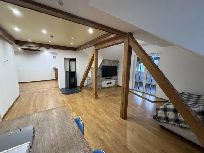 Exklusive Dachgeschosswohnung mit großzügiger Loggia und variabel gestaltbarer Ausbaufläche in erstklassiger Lage von Spittal an der Drau – Wohnen Sie komfortabel und modern! - Titelbild