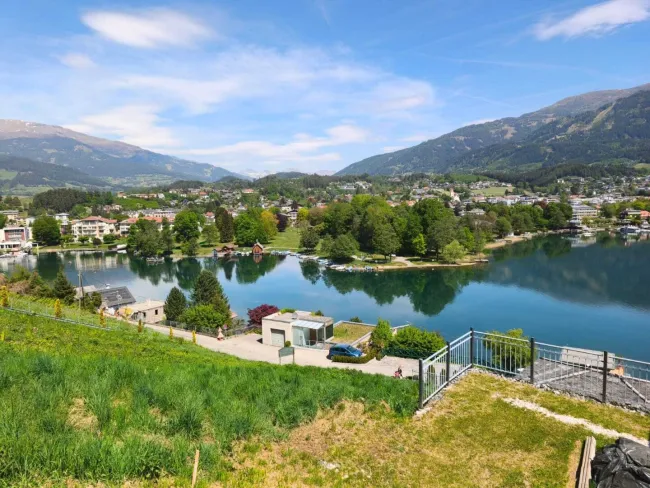 Außergewöhnliches Baugrundstück in Seeboden – unverbaubarer Seeblick, nur ca. 50 m zum Millstätter See - Bild