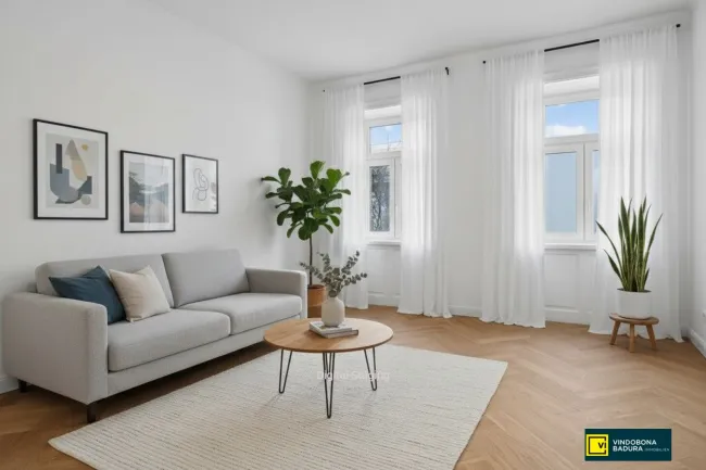 Revitalisierter Altbau mit großzügiger Freifläche - Titelbild