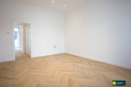Ideal für Stadtliebhaber | Altbauwohnung mit Balkon
