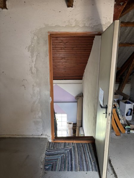 ** ORIGINAL, RUSTIKAL, WOHNLICH ** Strem !! Gepflegtes Wohnhaus in zentraler Ortslage mit Nebengebäuden und ansprechendem Grundstück mit ca. 4.300 m2 !!