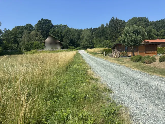 ... GEDIEGENES PLATZERL ... Kr. Tschantschendorf !! Baugrundstück in schicker Grünlage mit 2.000 m2 !! - Bild