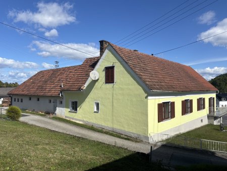 ** CHARMANTES ORIGINAL ** Olbendorf - gepflegter Vierkanthof in Ortslage mit ca. 1470 m2 Eigengrund !!