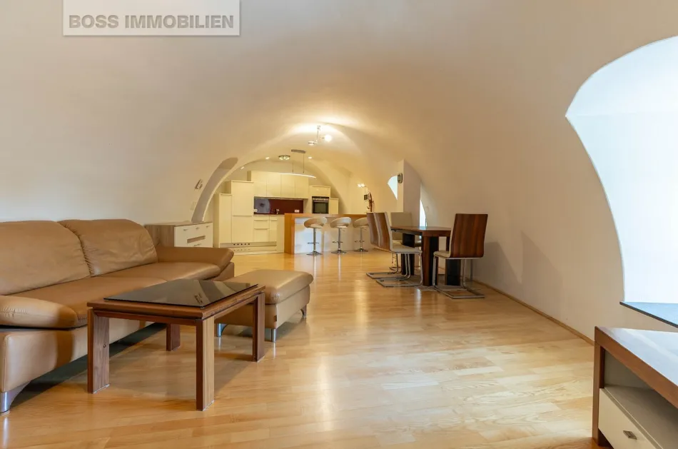 Top-Lage zum Spitzenpreis | 93 m² inkl. Möbel und Tiefgarage - Bild