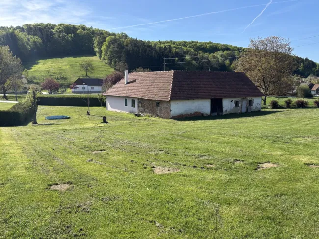 .. READY FOR UPDATE .. Neustift bei GS !! Landhaus in netter Dorflage mit beschaulichem Garten - ca. 7.200m 2 Wald inklusive !! - Bild