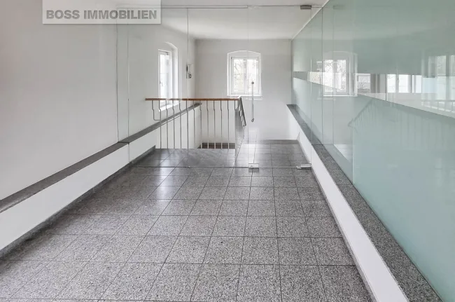 Große Bürofläche mit besonderem Charme - bis zu 4,6m Raumhöhe - Bild