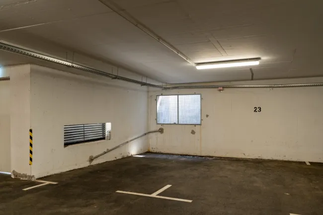 KFZ Garagenplatz 1