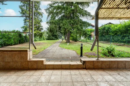 Terrasse Richtung Garten