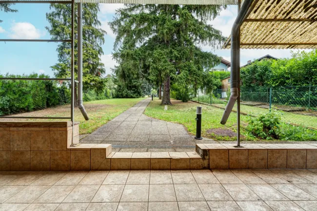 Terrasse Richtung Garten