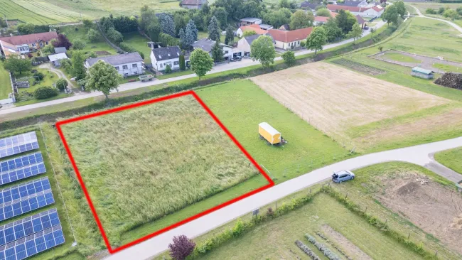 Großes Grundstück in Ruhelage! Erfüllen Sie sich ihren Traum vom Haus! - Titelbild