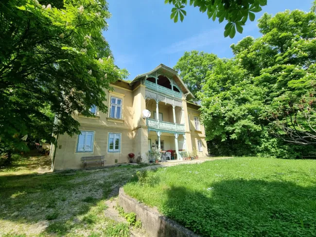Ob alte Villa-neuer Bau, auf Riesengrund nach Süden schau! - Bild